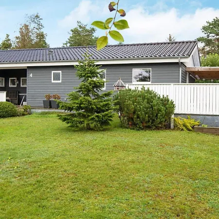 Four-Bedroom Holiday Home In Hemmet 2 *